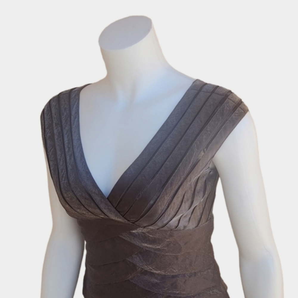 ADRIANNA PAPELL Metallic Tiered Cocktail Dress 4P Petite Shutter Pleat Wedding - Picture 14 of 16